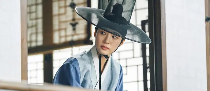 Enredo de Shin Sae Kyeong cativante The King Netflix K Drama