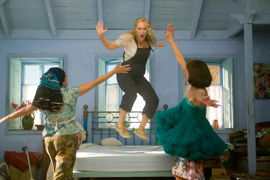 12 ótimos filmes que sairão da Netflix no final de abril de 2024 Mamma Mia